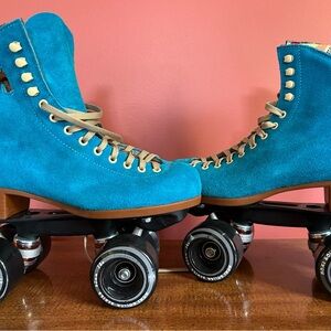 Moxi Quad “Pool” Blue Suede Leather Roller Skates